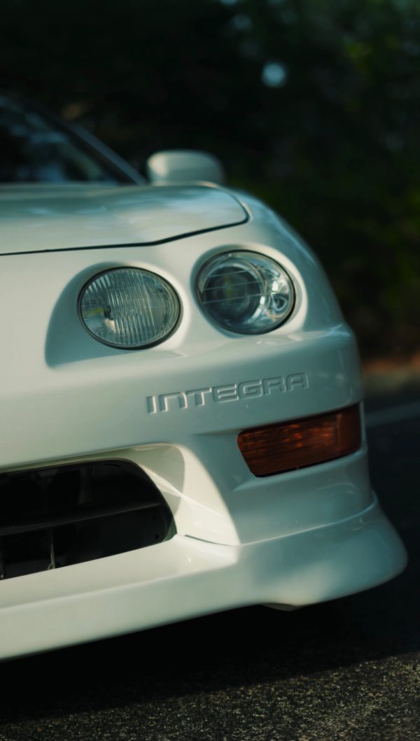 Taffeta White 2000 Acura Integra GSR - Image 3